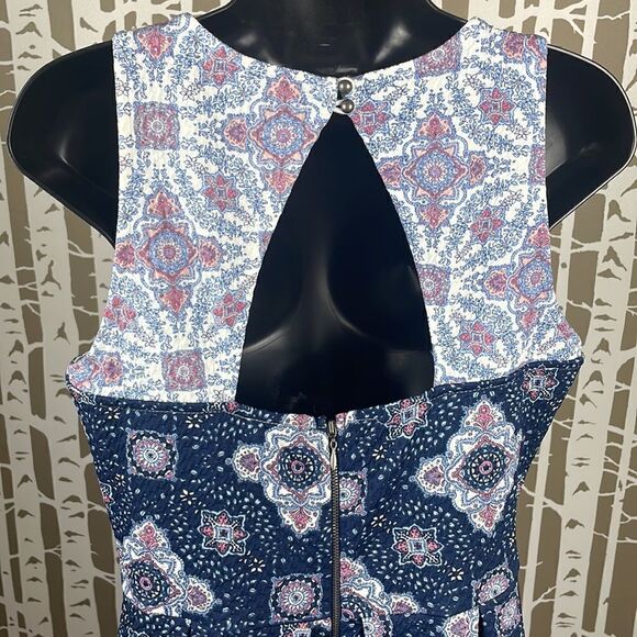 Rewind Textured High Neck Cut Out Fit & Flare Dress Blue Pink sz L - Picture 6 of 14